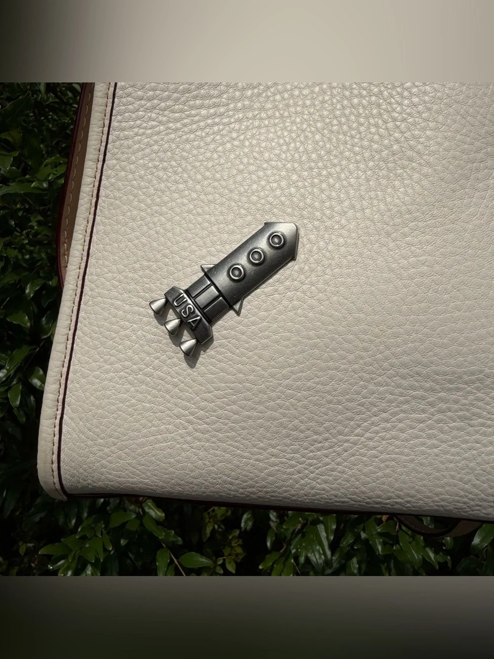 EUC Coach Rogue Shoulder Bag with Rocket, Guitar & Star Pins Chalk Leather 28484